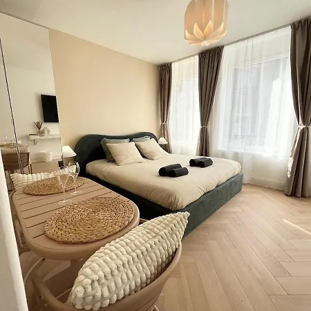 Premium 300 M Grand-place - Hyper Center *